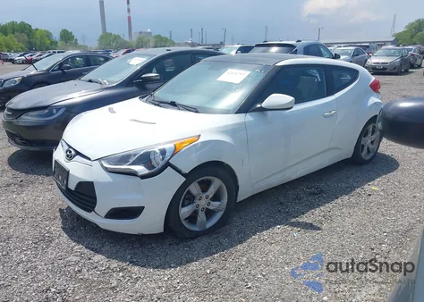 2015 Hyundai Veloster z USA, uszkodzony, nr VIN KMHTC6AD8FU228494